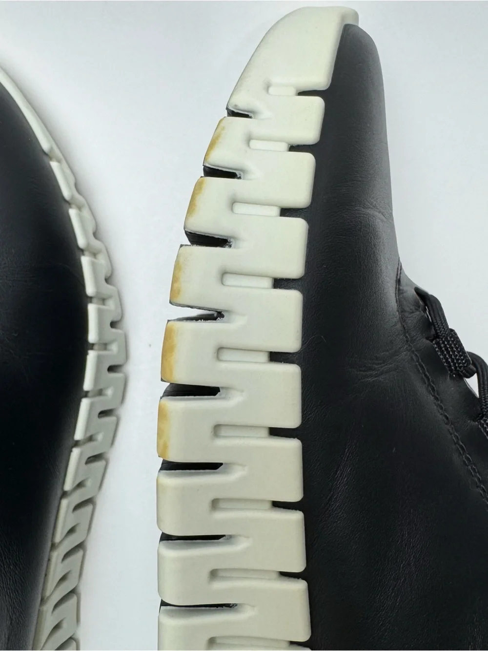 ECCO GRUUV Women's Black Leather Sneakers - EU 42 -US 11-11.5